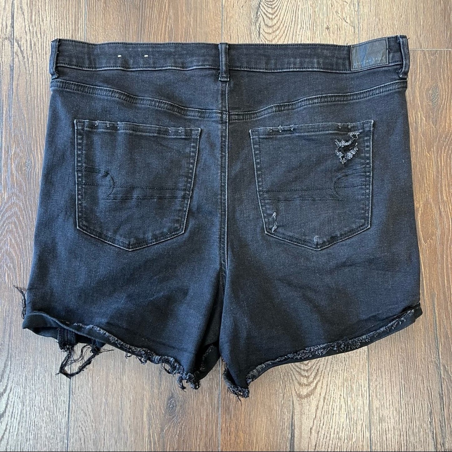 American eagle black denim highest rise Shorties SZ 18