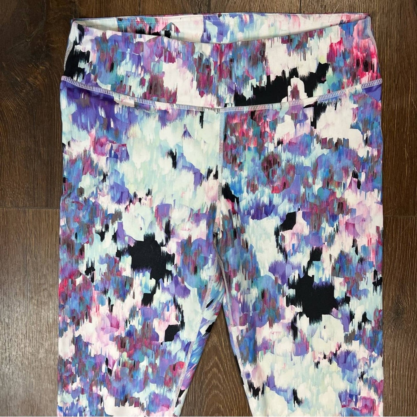 Fabletics Mid-Rise Printed PowerHold Leggings SZ MED