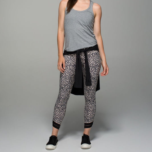 Lululemon High Times Pant *Wrap Mesh
Ace Spot Grain Black / Black SZ 6