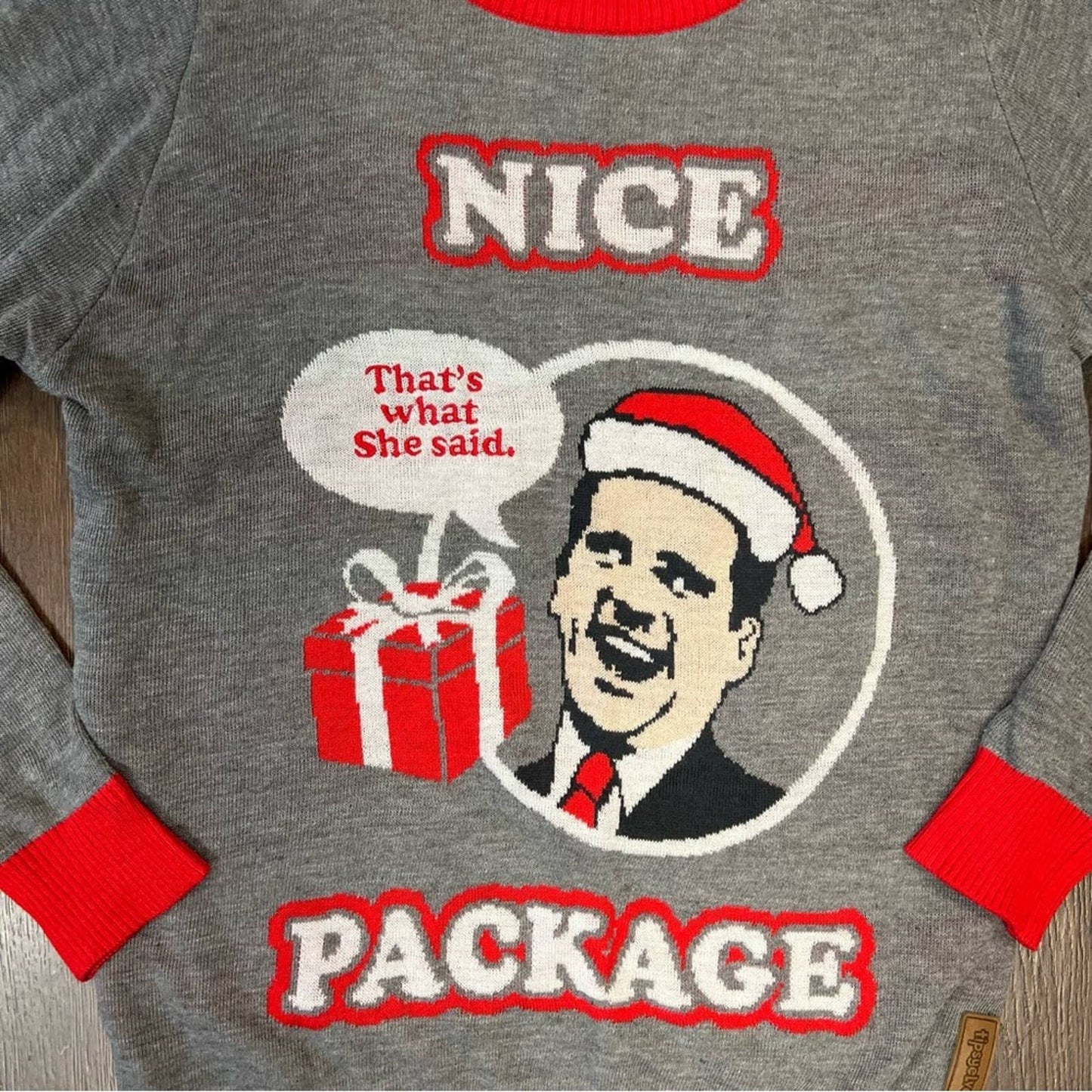 WOMEN'S NICE PACKAGE MICHAEL SCOTT SWEATER SZ MED