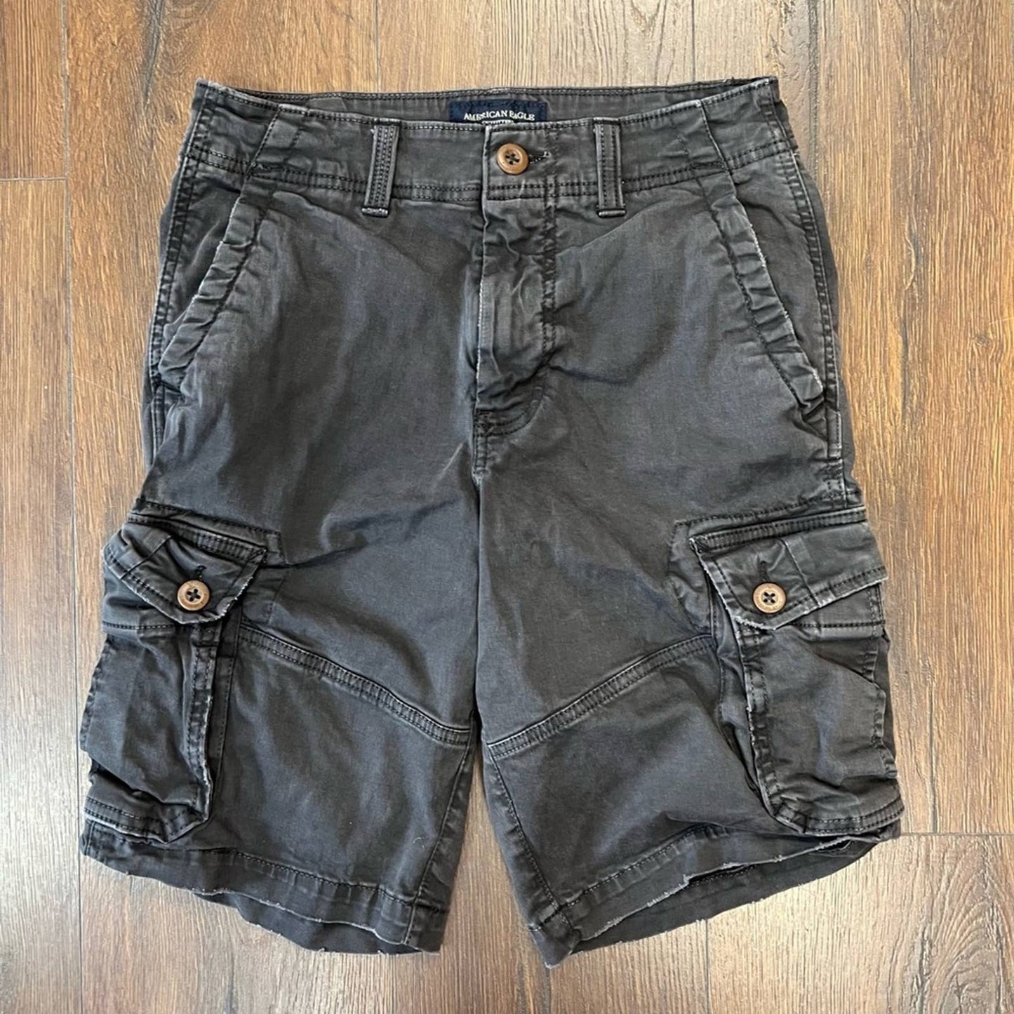 American Eagle cargo classic shorts SZ 28