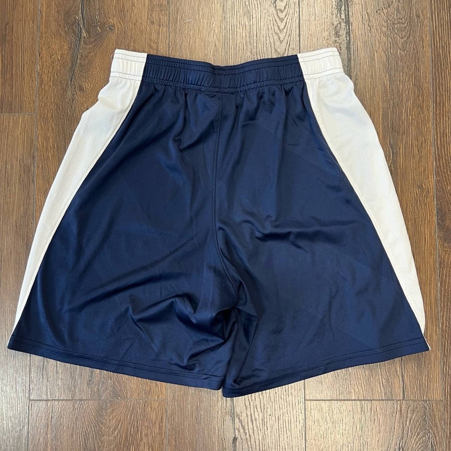 Under Armor loose short SZ MED