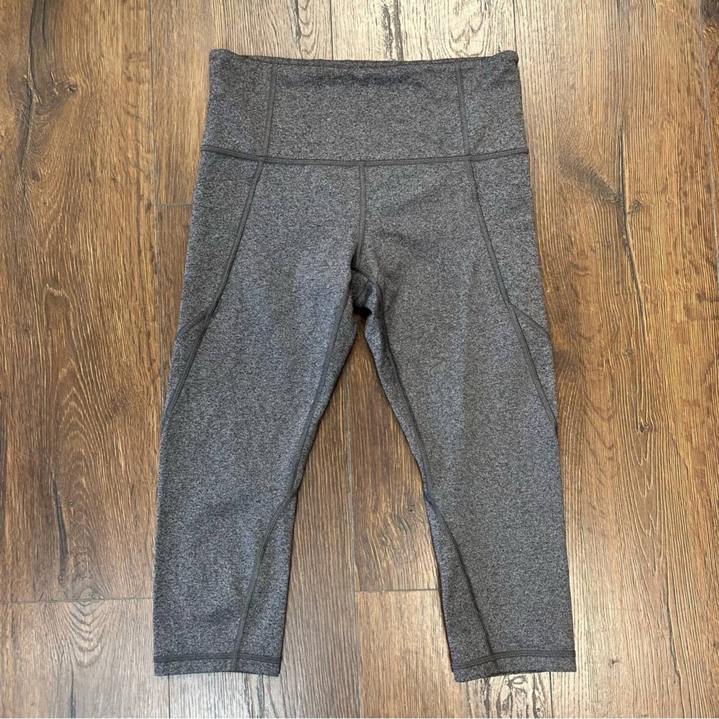 Athleta Salutation Stash Pocket Capri In Powervita SZ SM