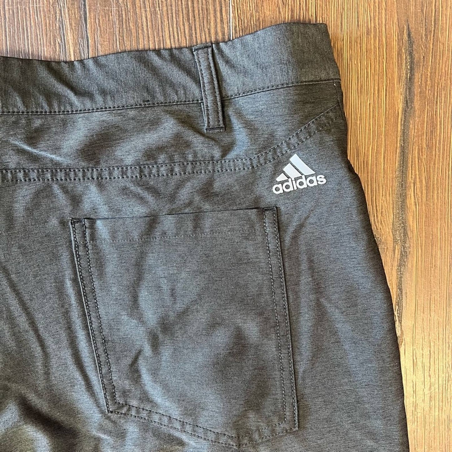 Adidas short SZ 38