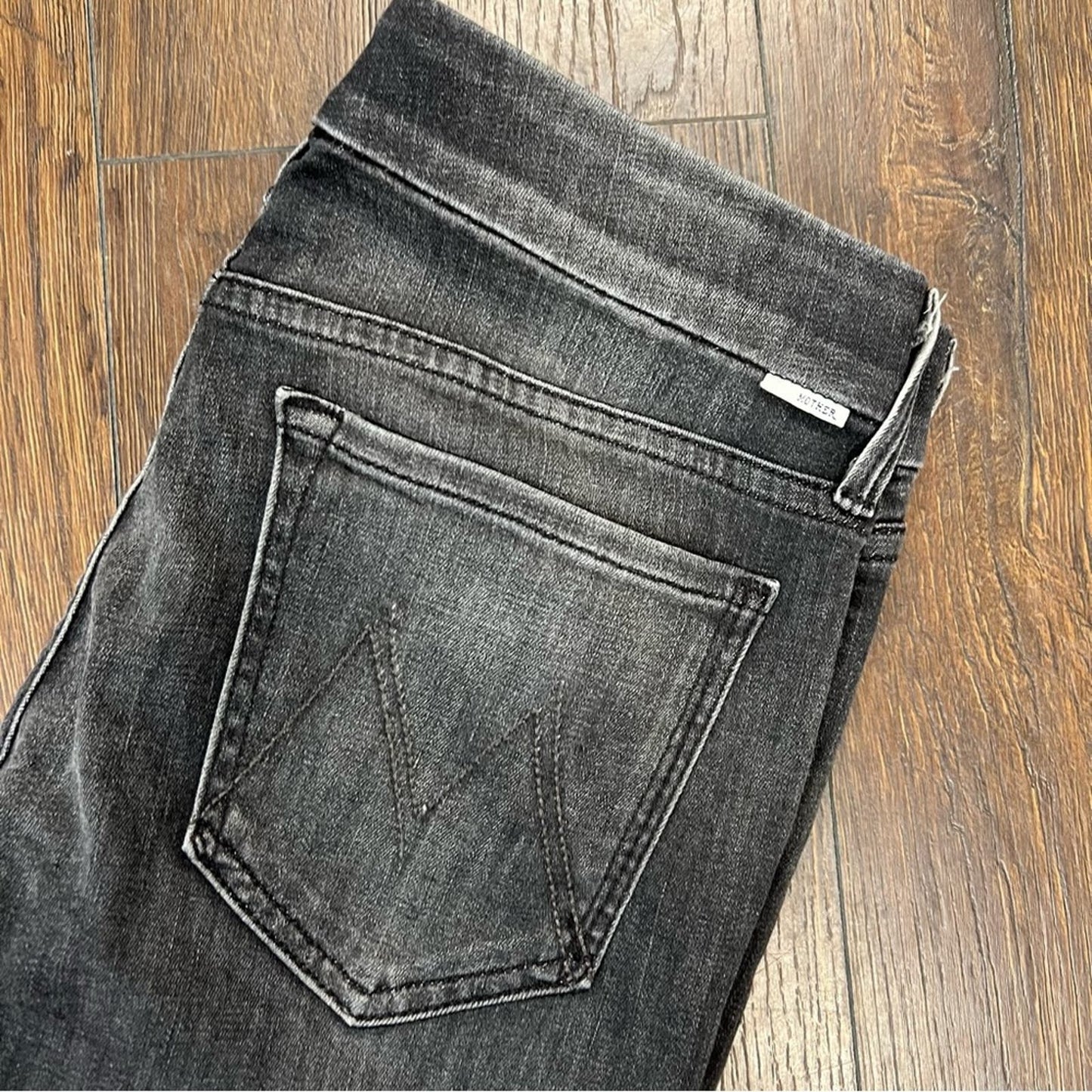 MOTHER Denim Looker Skinny Jeans in REBELS & LOVERS SZ 29/8