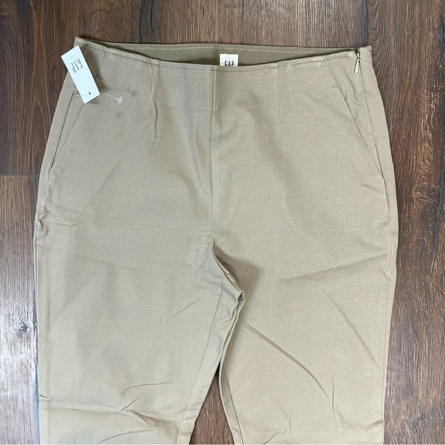 🆕 GAP tan crop flare pant SZ 10