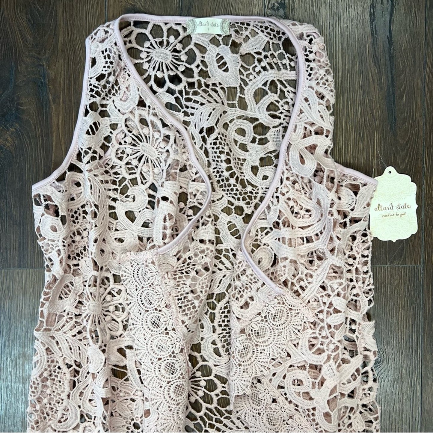 🆕 Altar’d State croqueted pink vest SZ SM