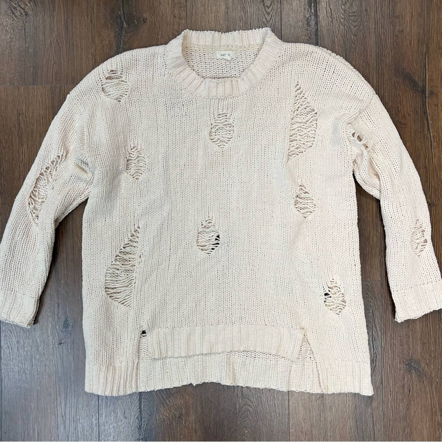 Debut snuggly soft distressed sweater SZ XS