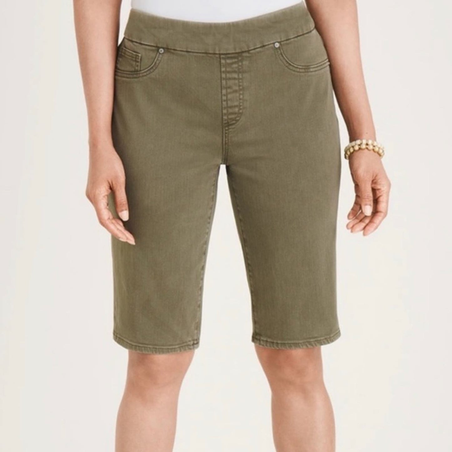 Chico’s pull on Bermuda short SZ 0