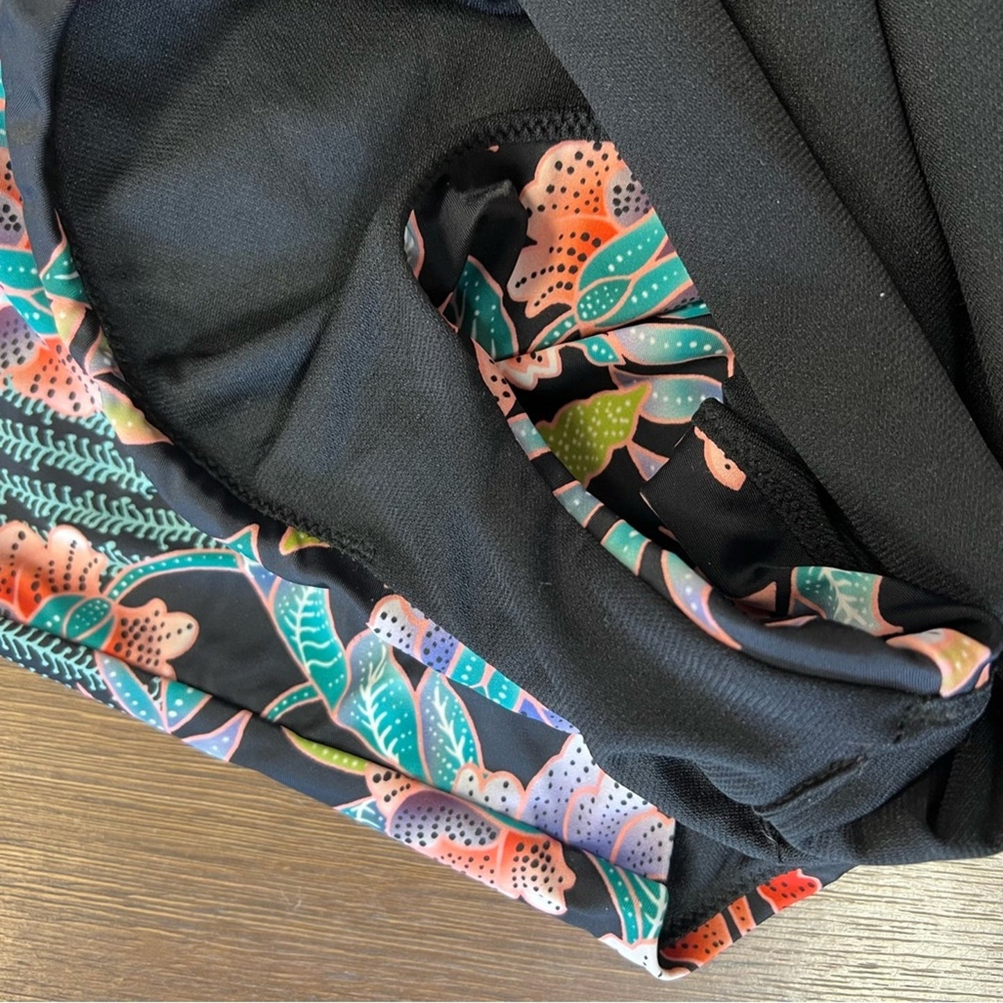 Raisins Curve BLACK ICE Indo Bloom Zanzibar Bandeau One-Piece Swimsuit Size 24W
