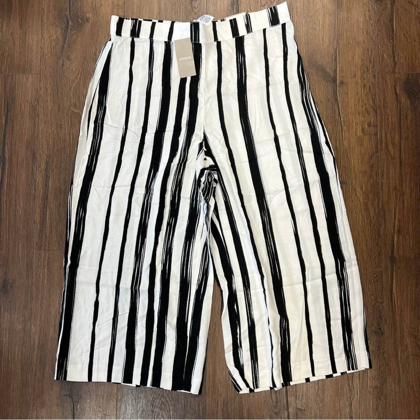 🆕 Chicos Striped Crop Pants SZ 2/12