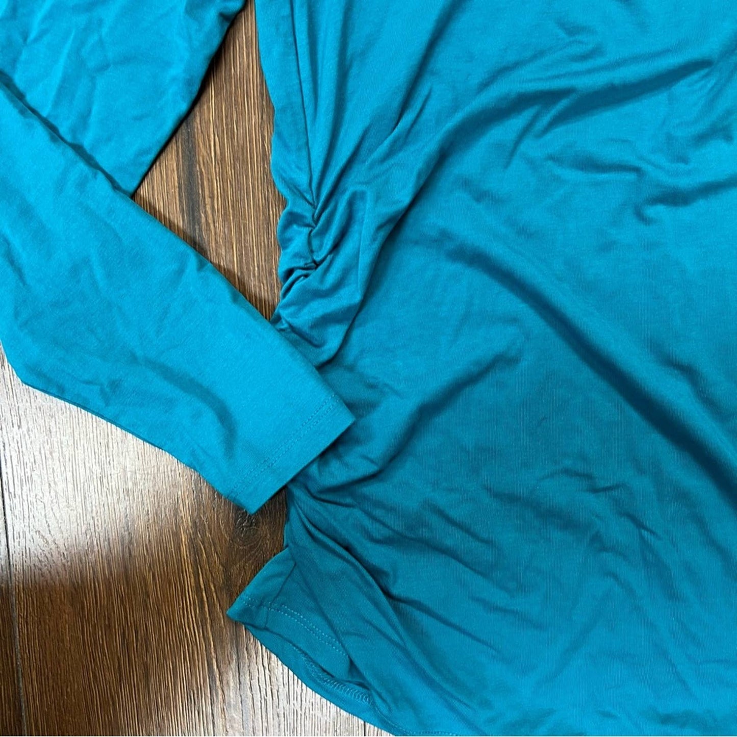 ISLE by melis kozan blue turtleneck SZ LG