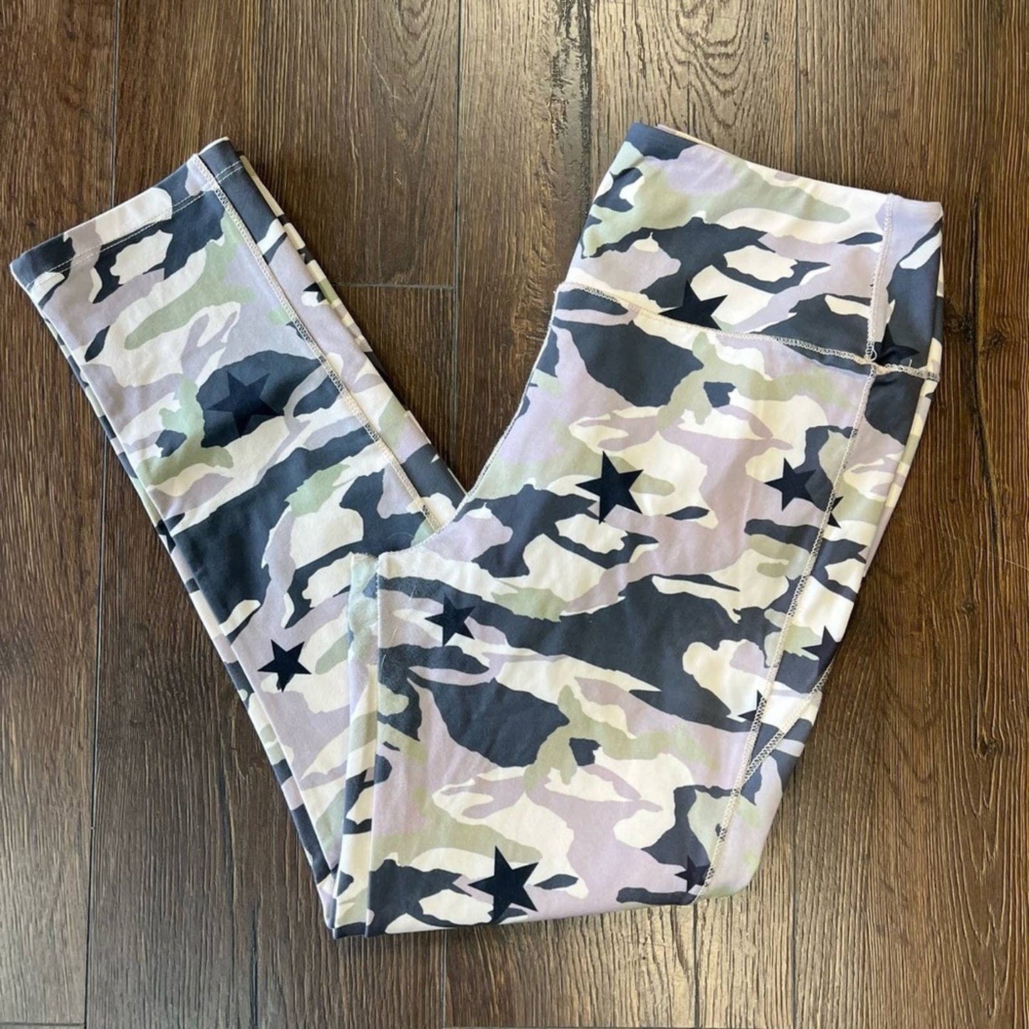 Monrow camo leggings SZ LG