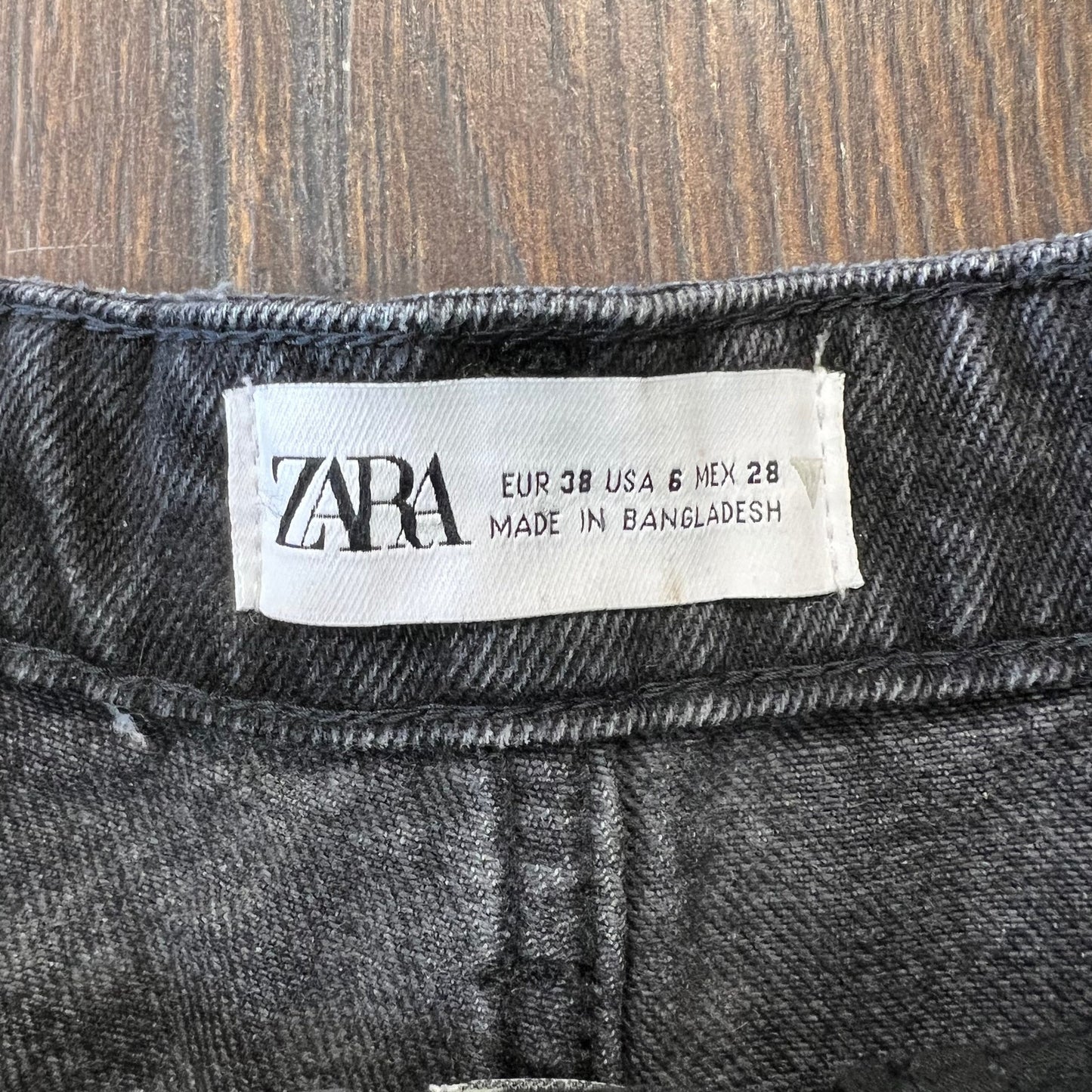 Zara button fly black denim shorts SZ 6