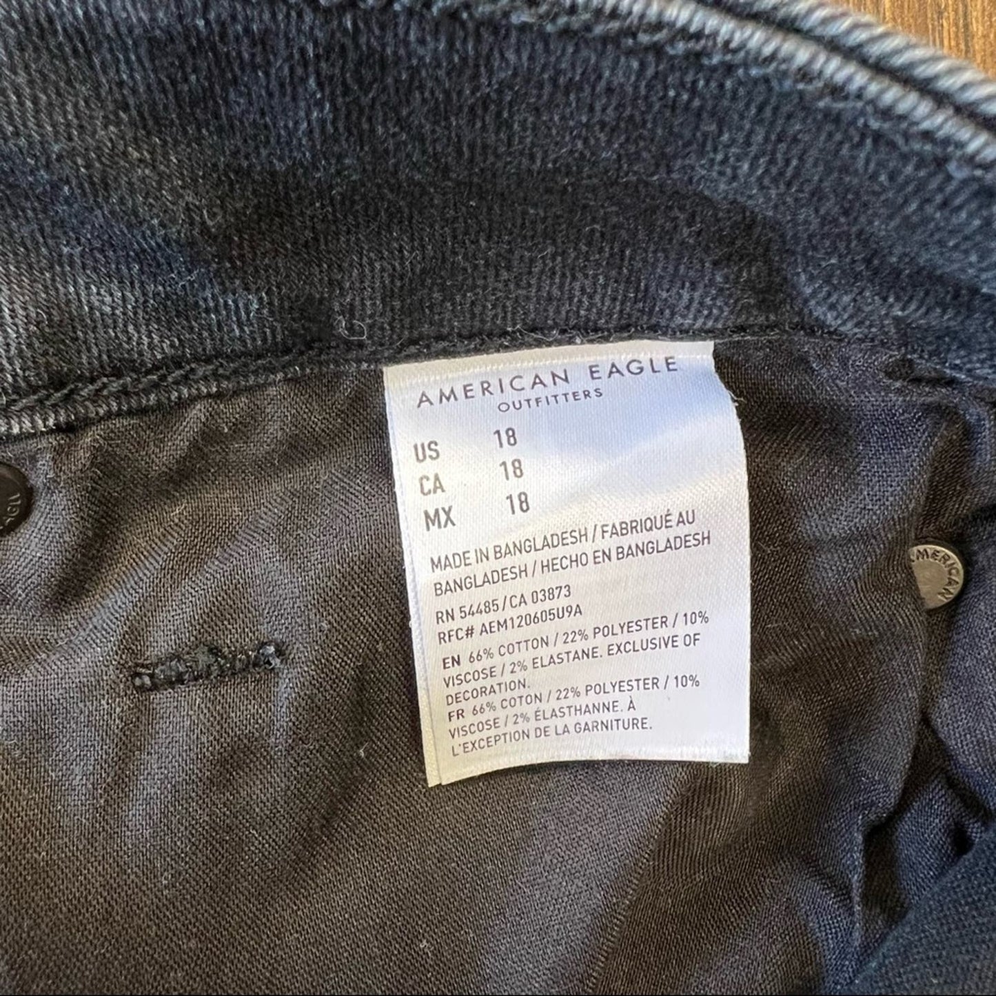 American eagle black denim highest rise Shorties SZ 18