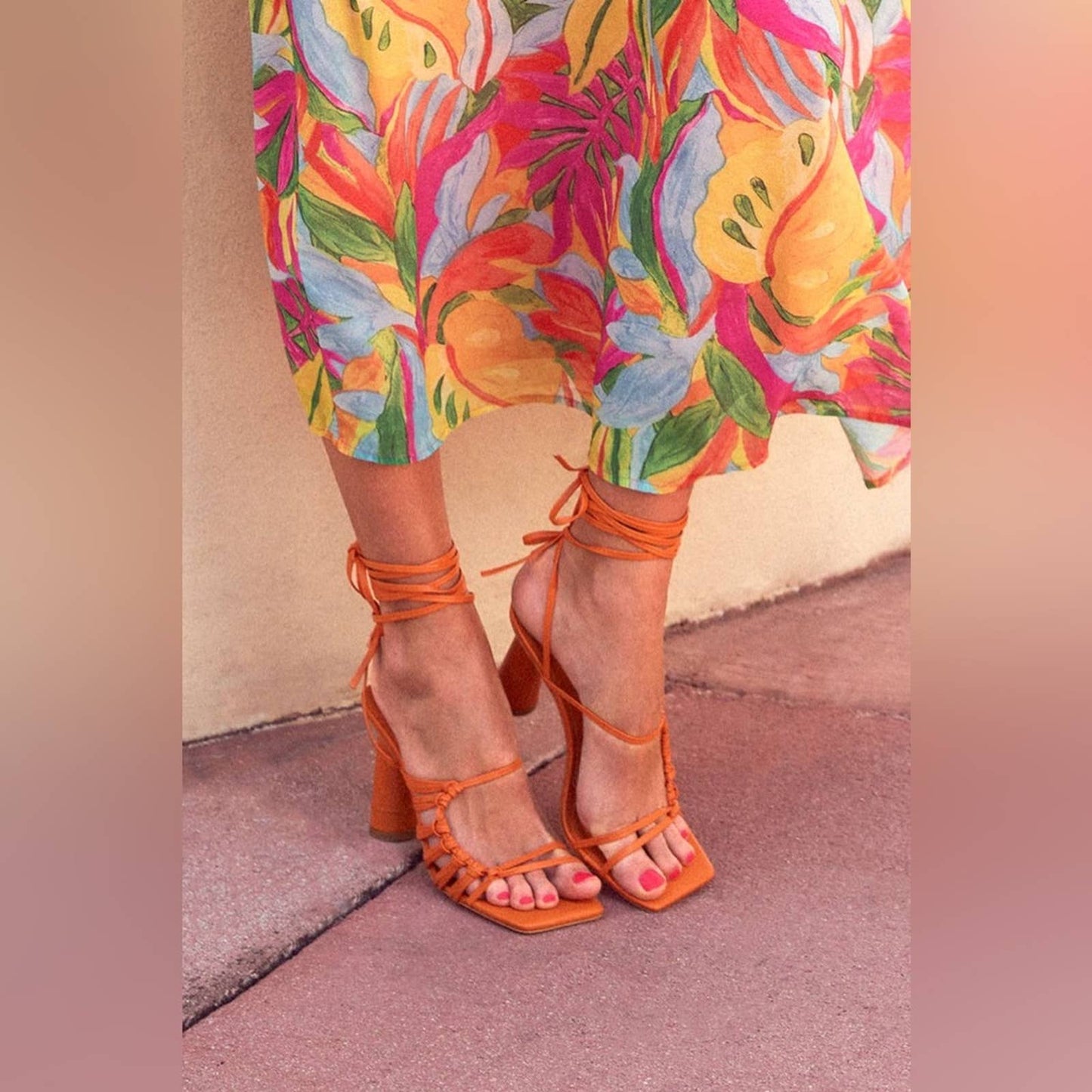 🆕 Lulu’s lace up heel SZ 8