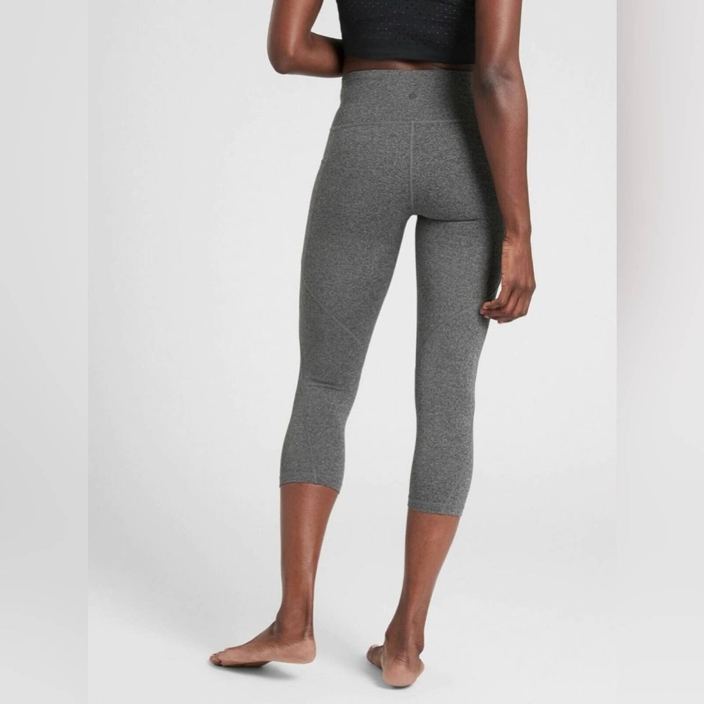 Athleta Salutation Stash Pocket Capri In Powervita SZ SM