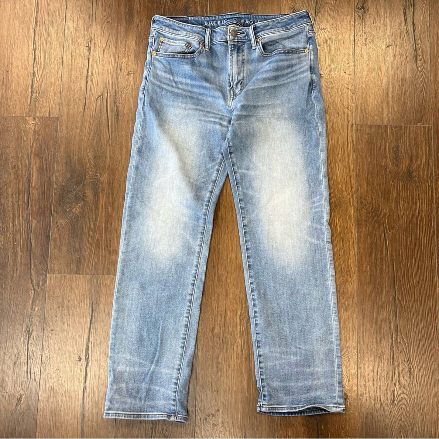 American Eagle relaxed straight jeans SZ 31/32