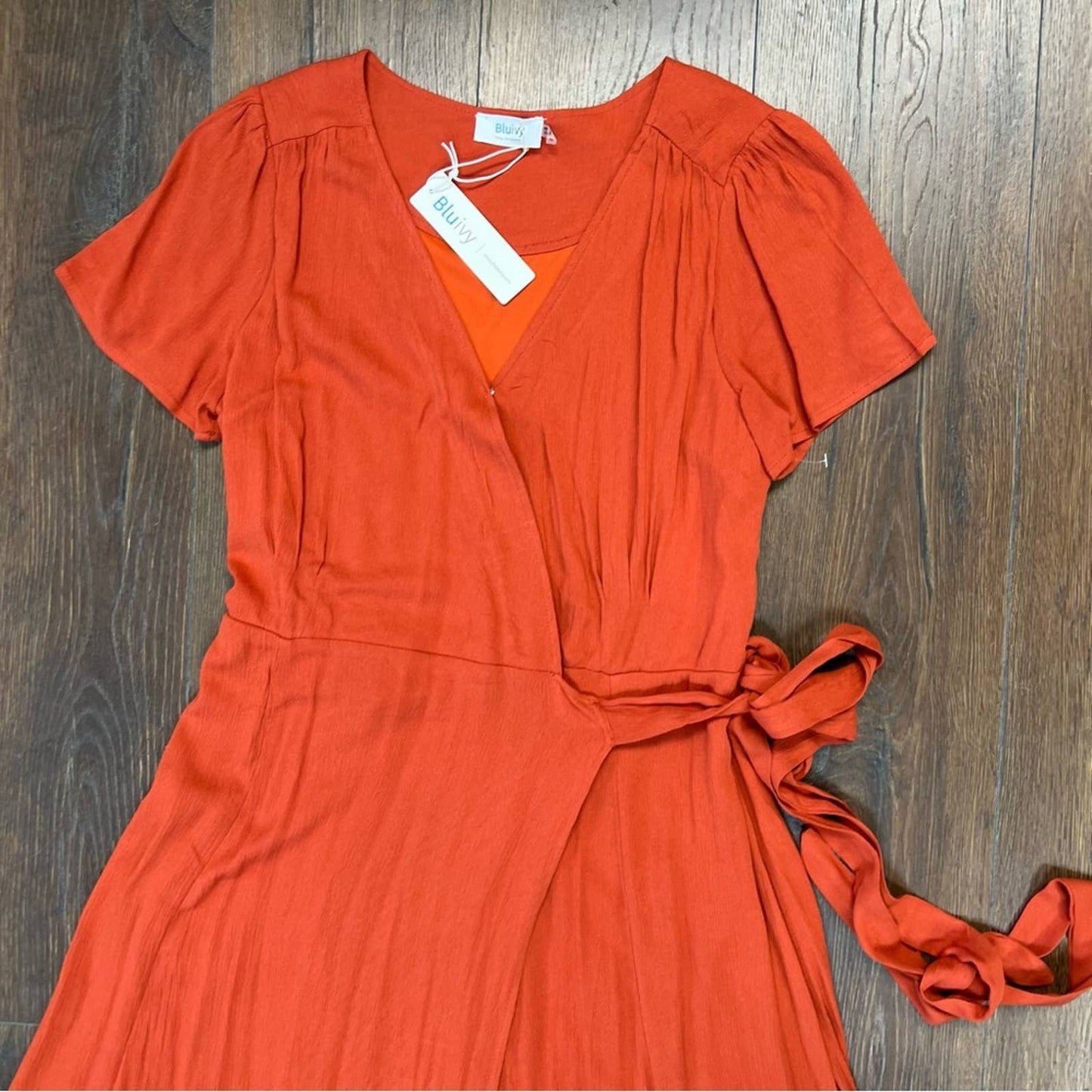 🆕 Bluivy Veronica wrap dress SZ MED