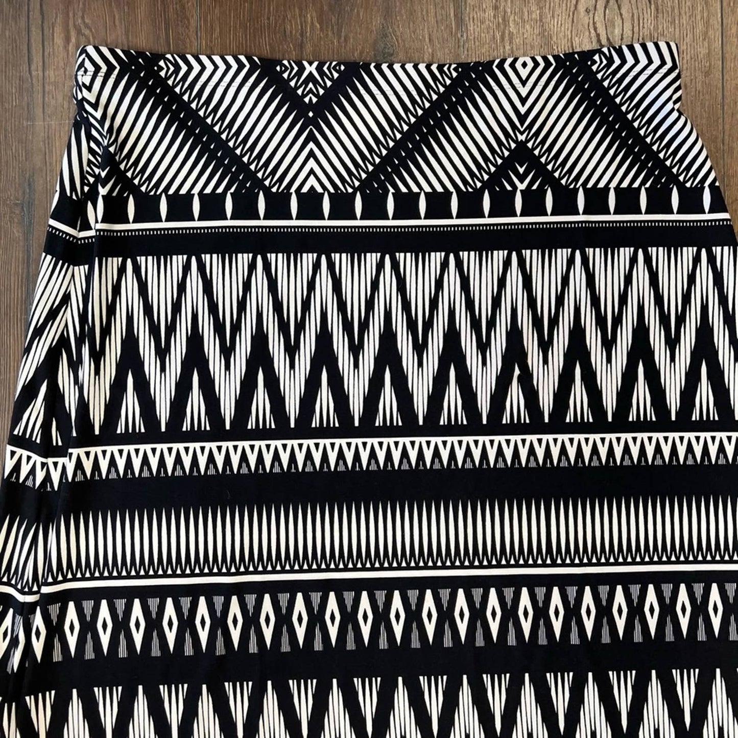 Chicos black and white maxi Skirt SZ 2/LG