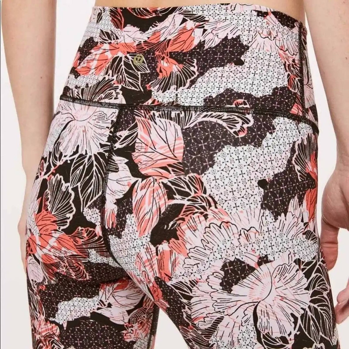 Lululemon Wunder Under Luxe Lunar New Year Spring Floral Limited Edition SZ 8