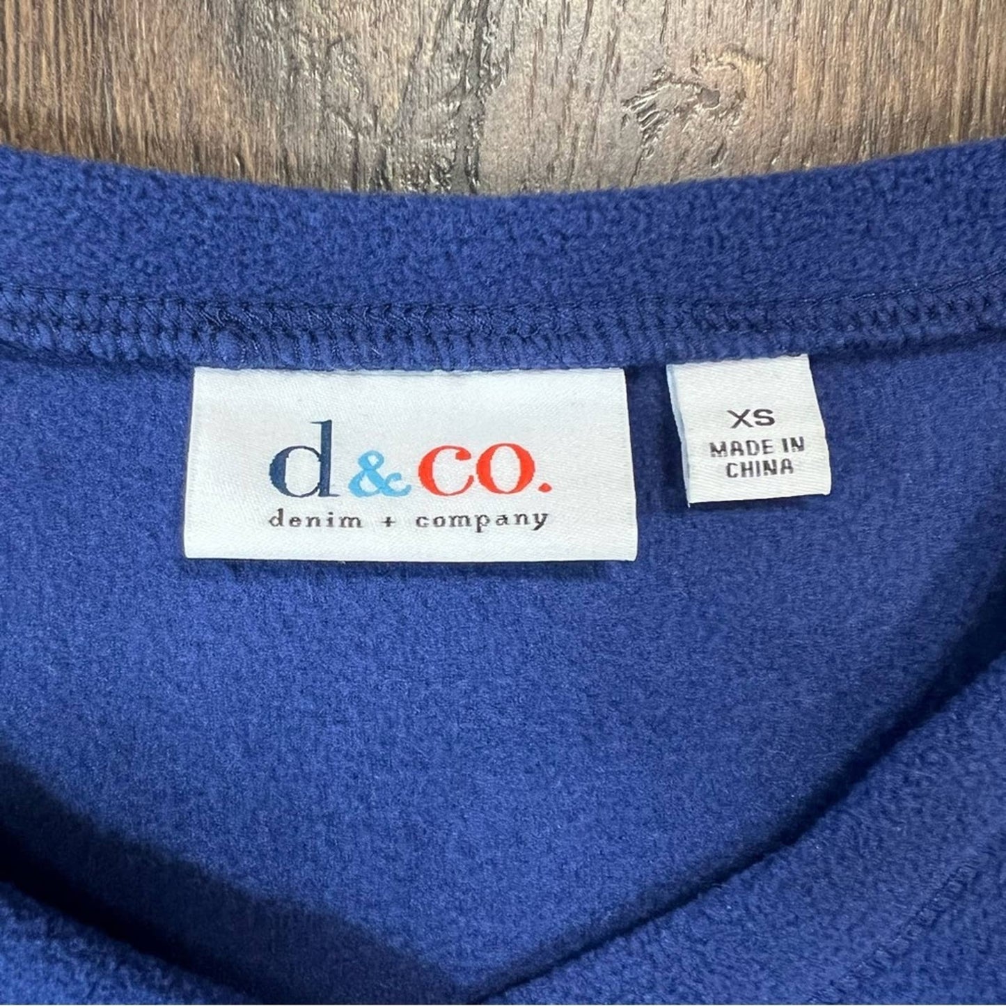 D&Co active blue button fleece SZ XS