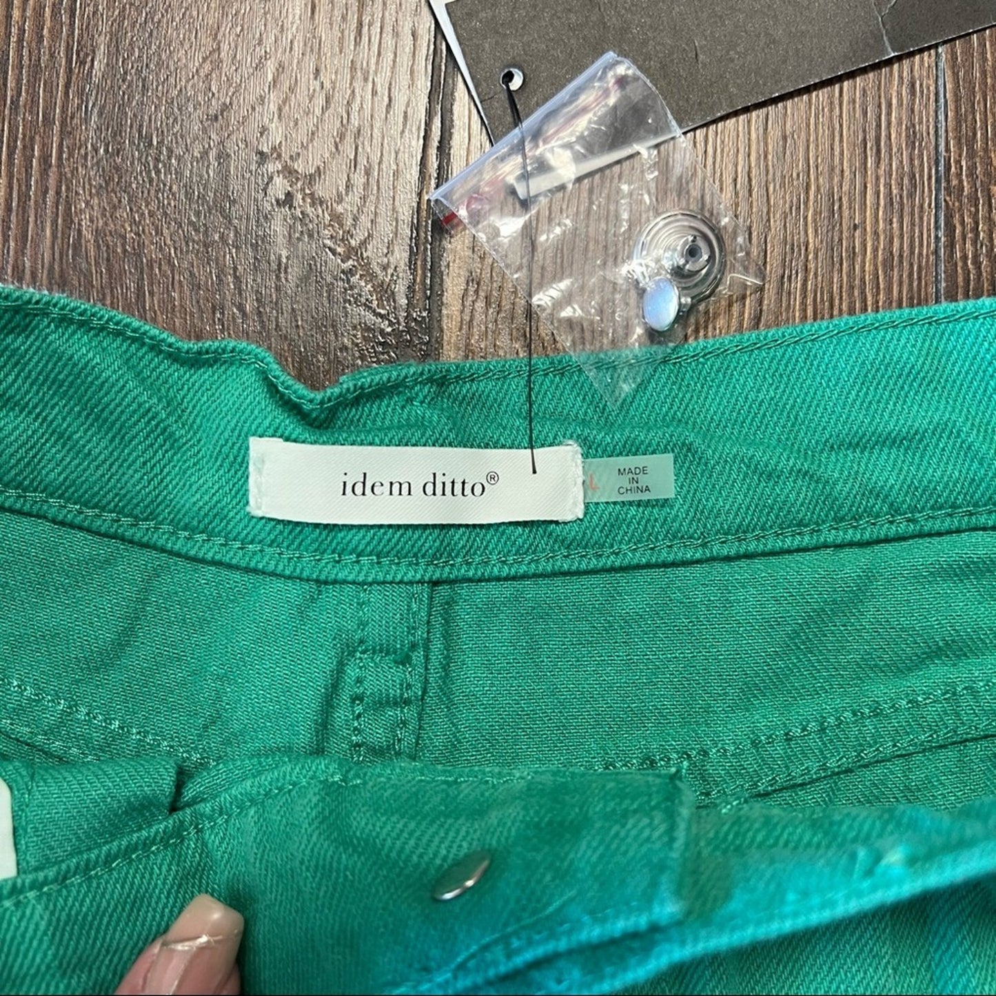 NWT Idem Ditto SPRING GREEN DENIM SHORTS SZ LG