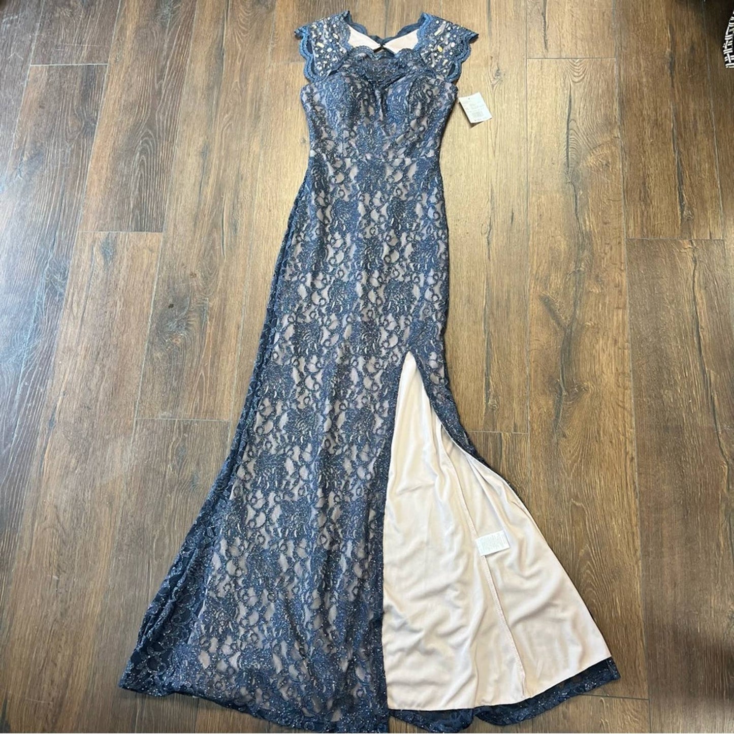 🆕 DAVID'S BRIDAL long lace cap sleeve dress with keyhole back SZ 3