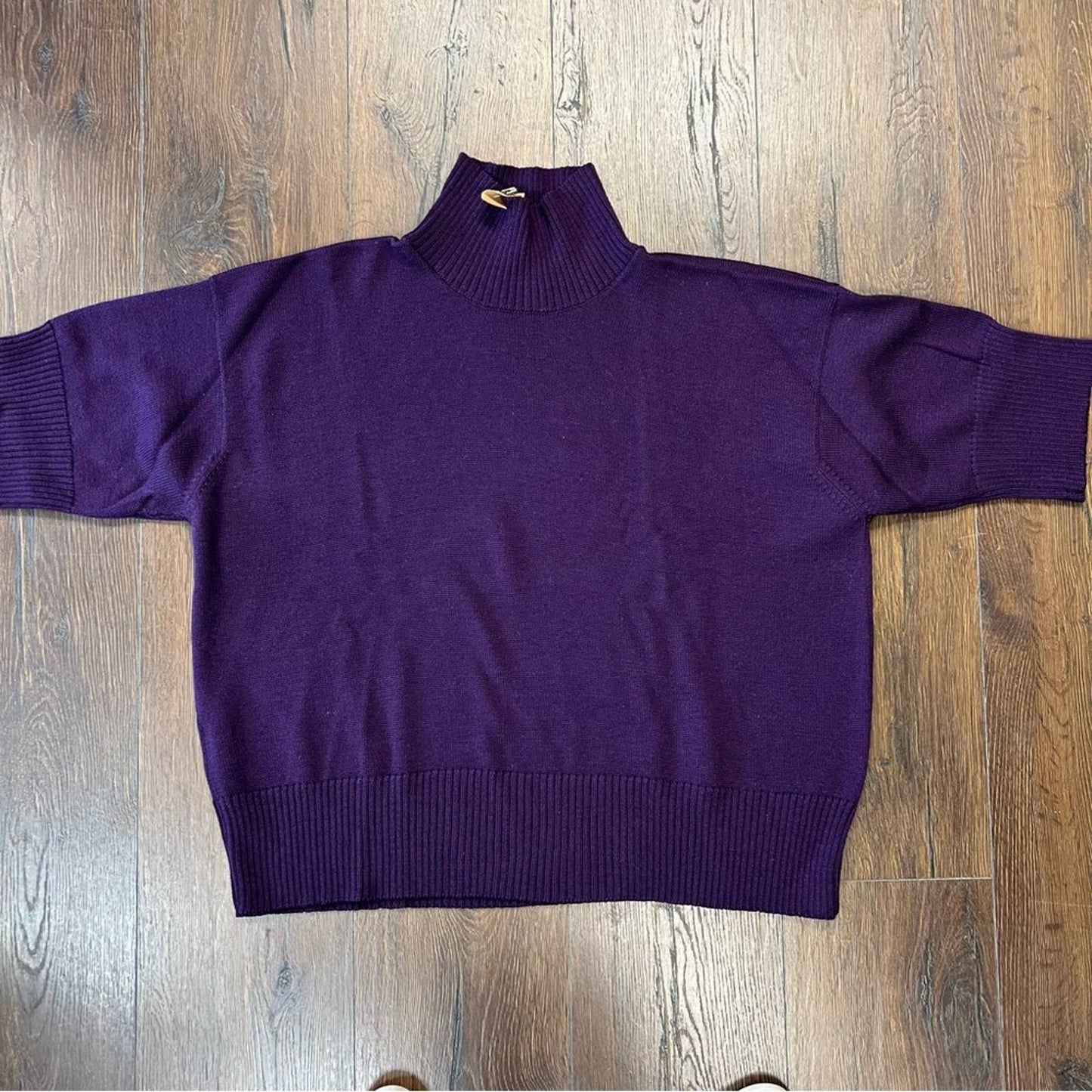 Eskander 100% wool ribbed turtle neck sweater in purple SZ O/S