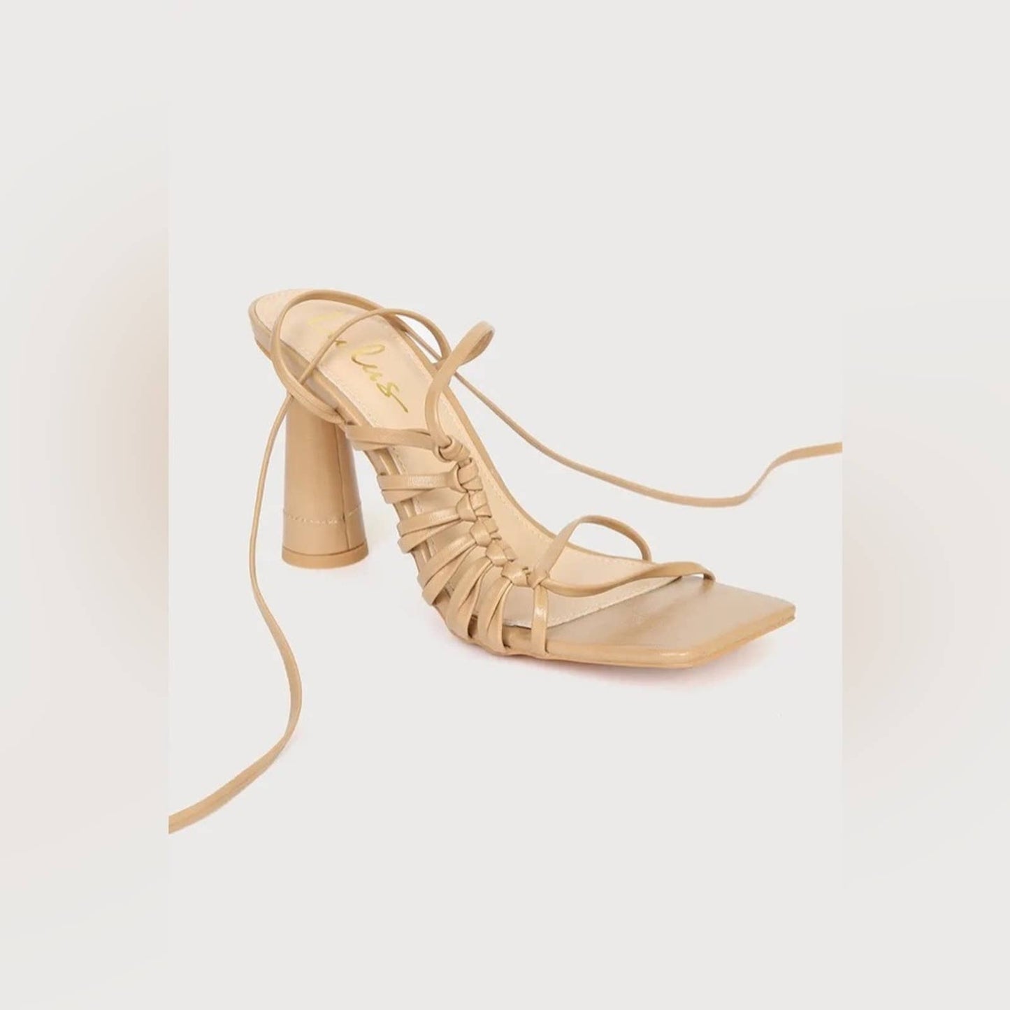 🆕 Lulu’s lace up heel SZ 8