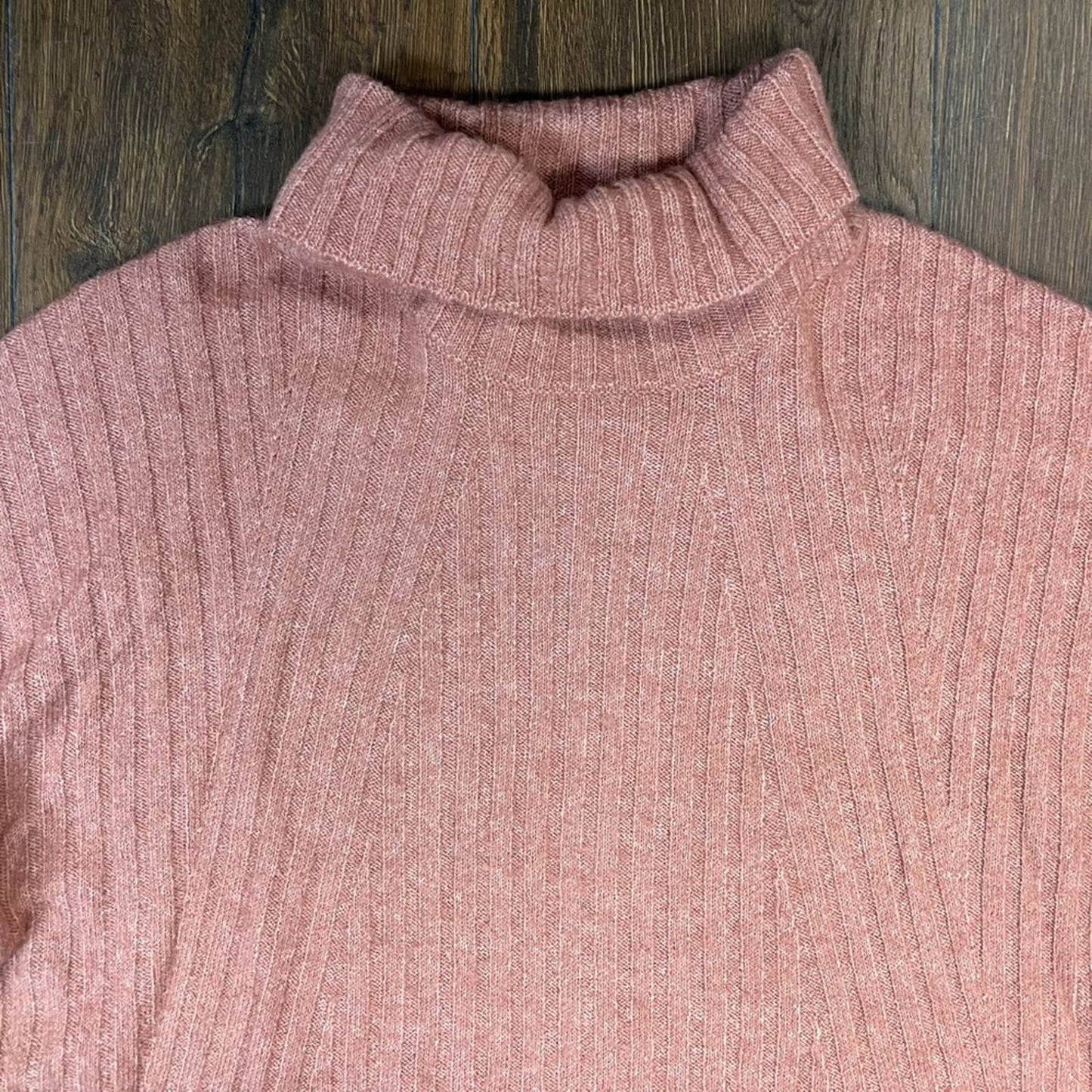 Kerisma turtle neck sweater SZ M/L