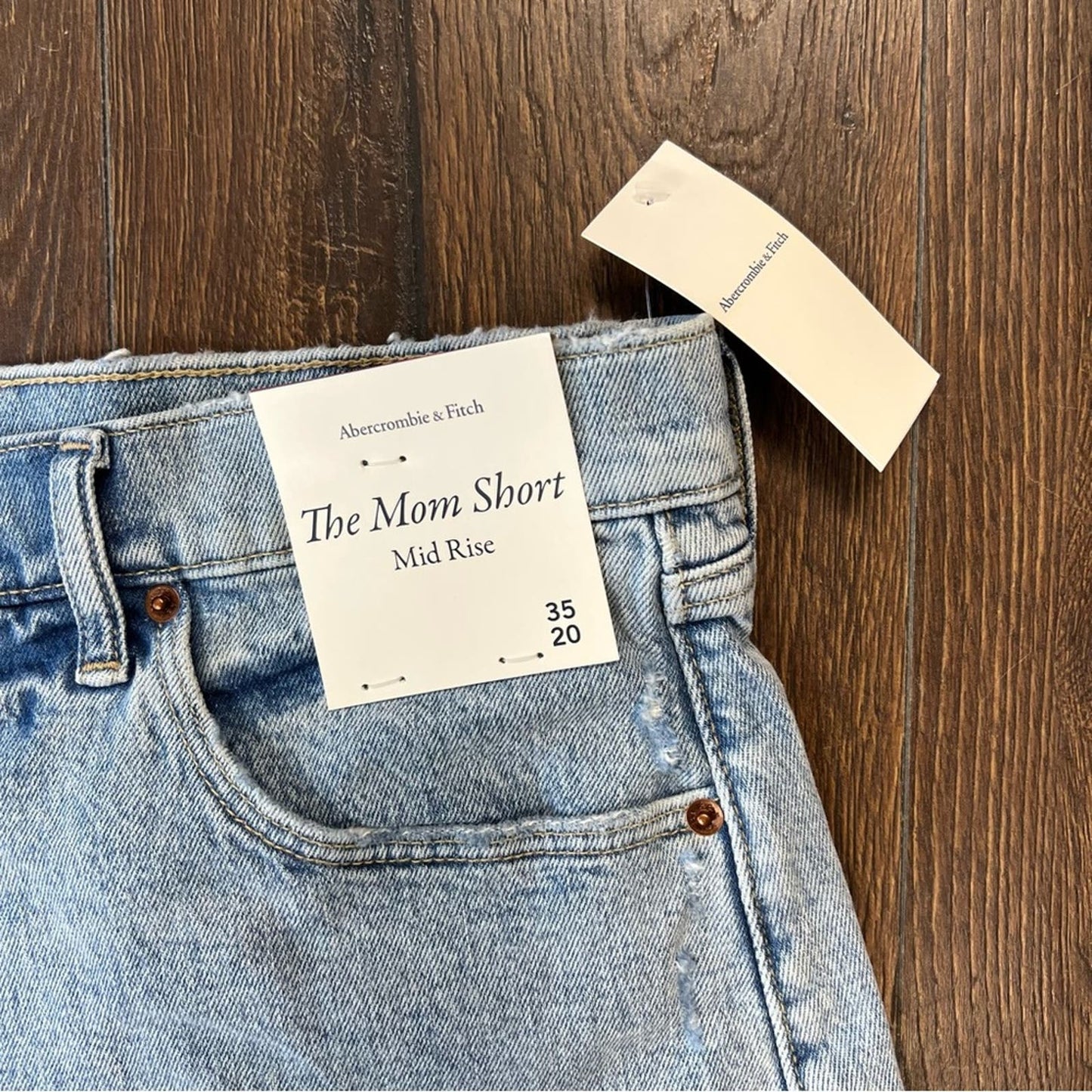 🆕 Abercrombie and Fitch Mid Rise Mom Short SZ 35/20