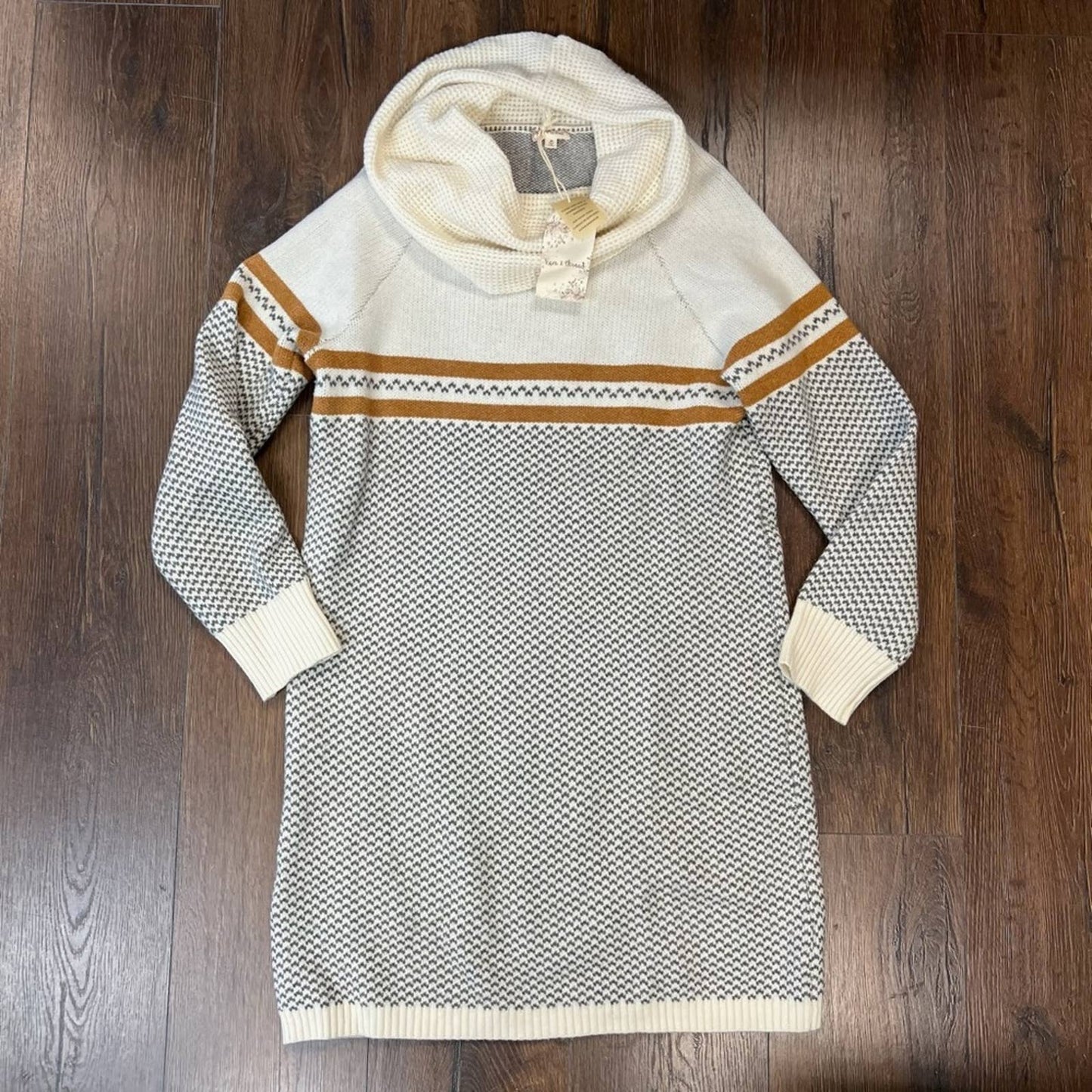 🆕 Hem & Thread sweater dress SZ MED