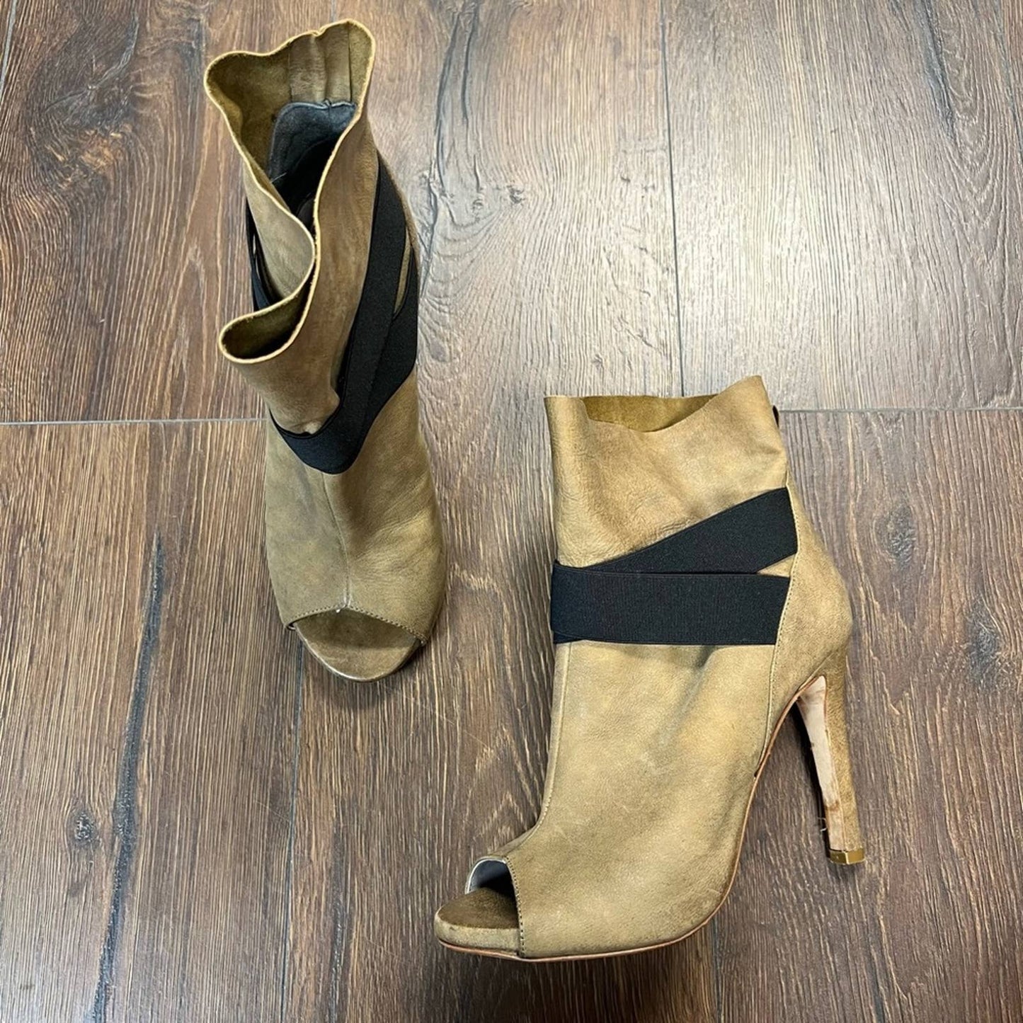 Vero Cuoio open toed heeled bootie SZ 7