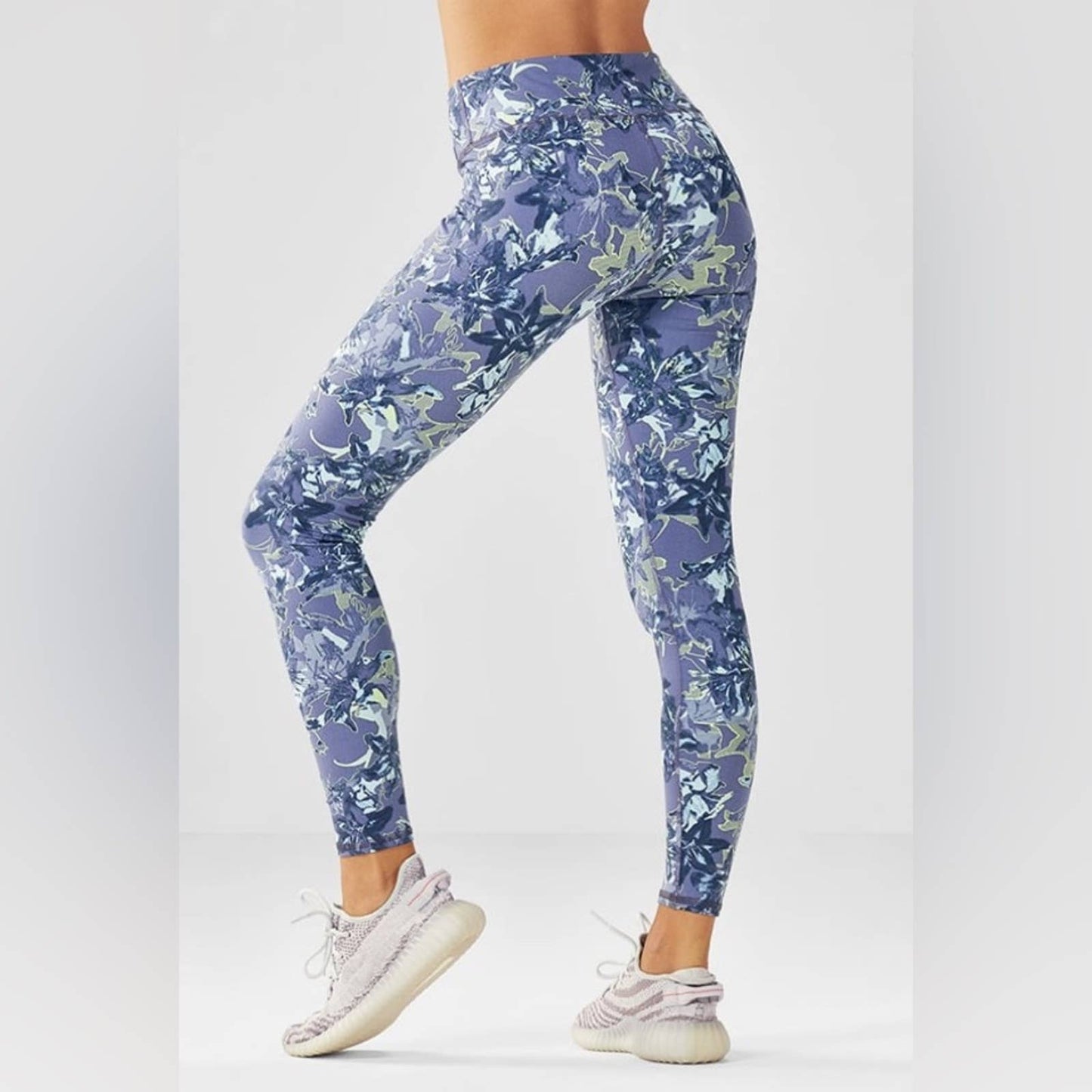 Fabletics Mid-Rise Printed Powerhold 7/8 SZ MED