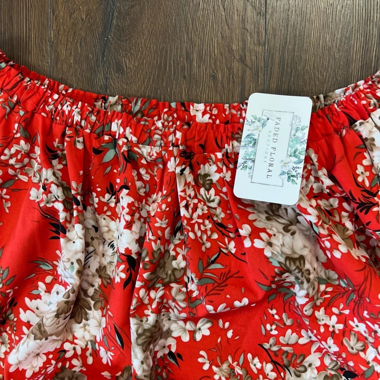 🆕 Rae Off Shoulder Floral Top in Tomato SZ LG