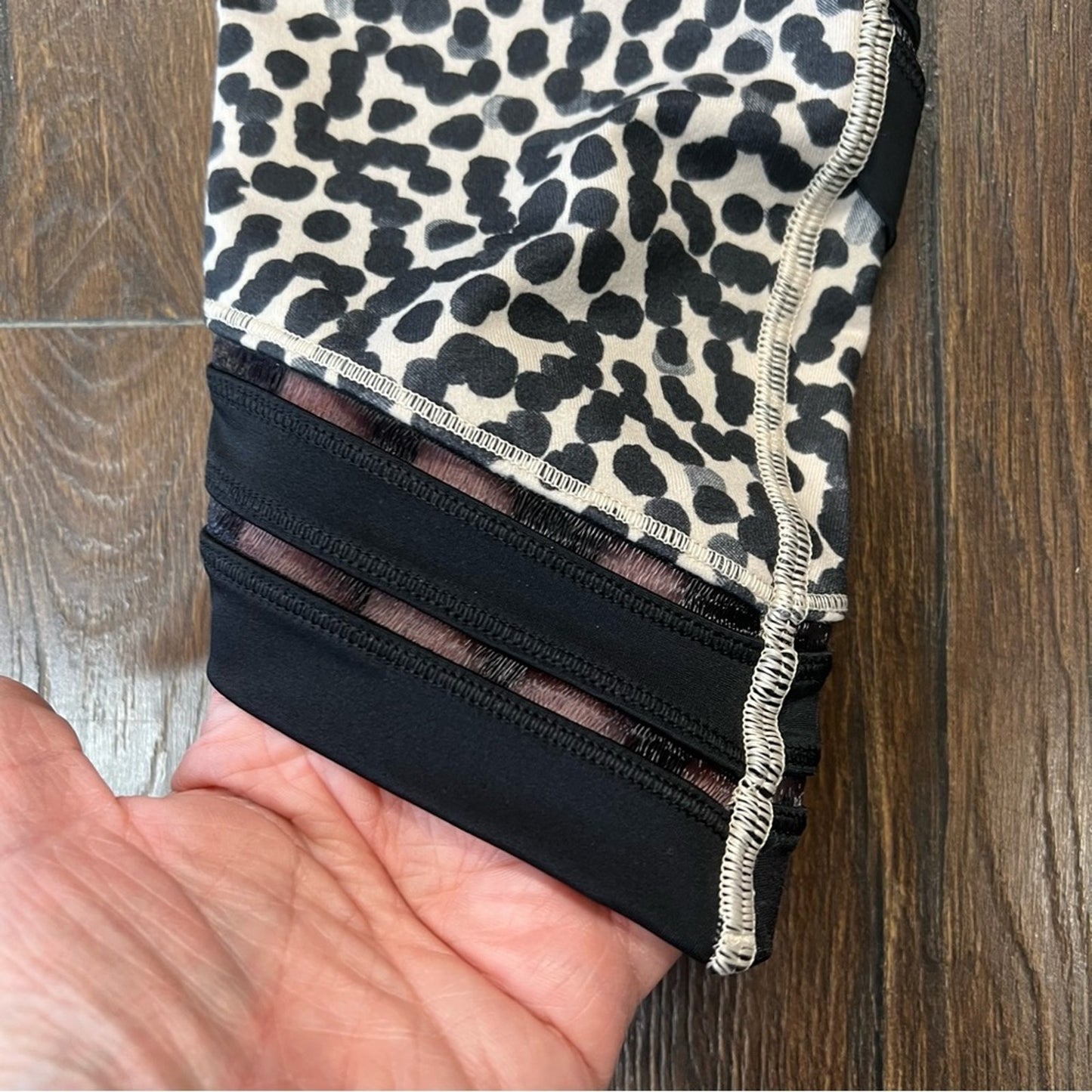 Lululemon High Times Pant *Wrap Mesh
Ace Spot Grain Black / Black SZ 6