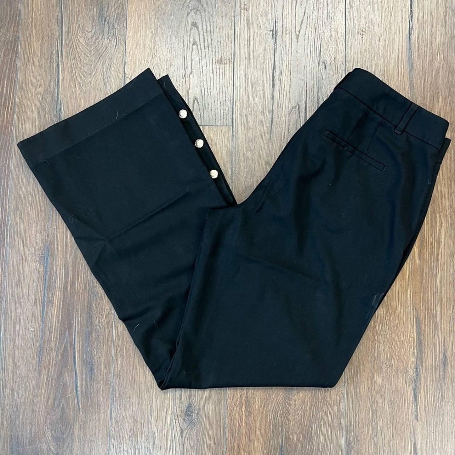 White House black market Black Button-Trim Flare “the slim flare” pant SZ 12L