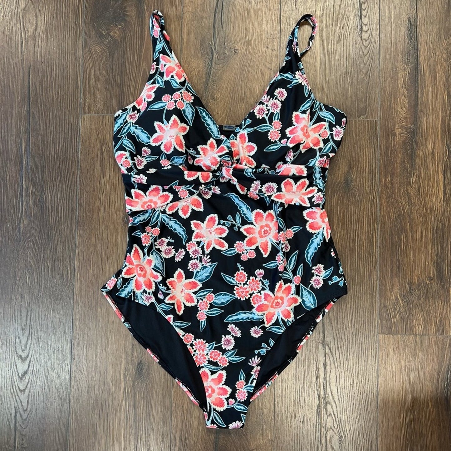 Old Navy swimsuit SZ XXL