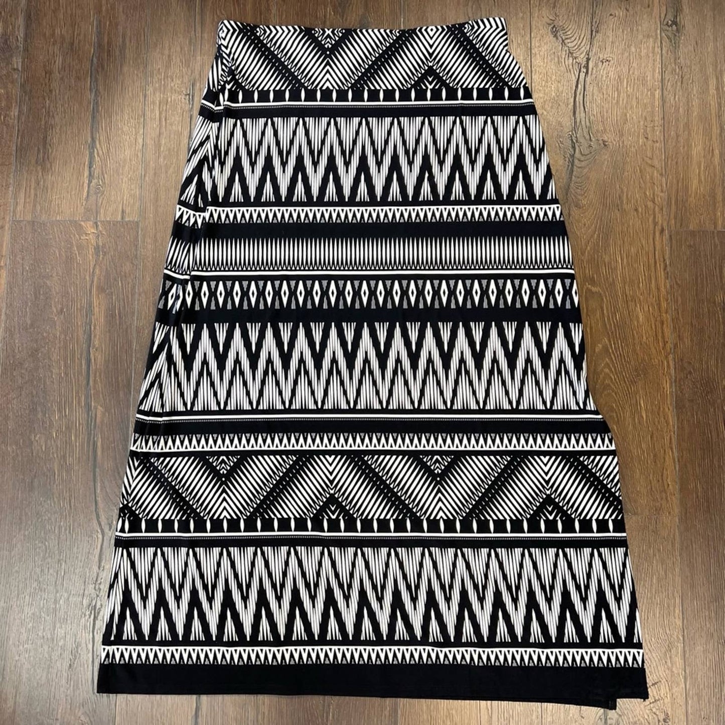 Chicos black and white maxi Skirt SZ 2/LG