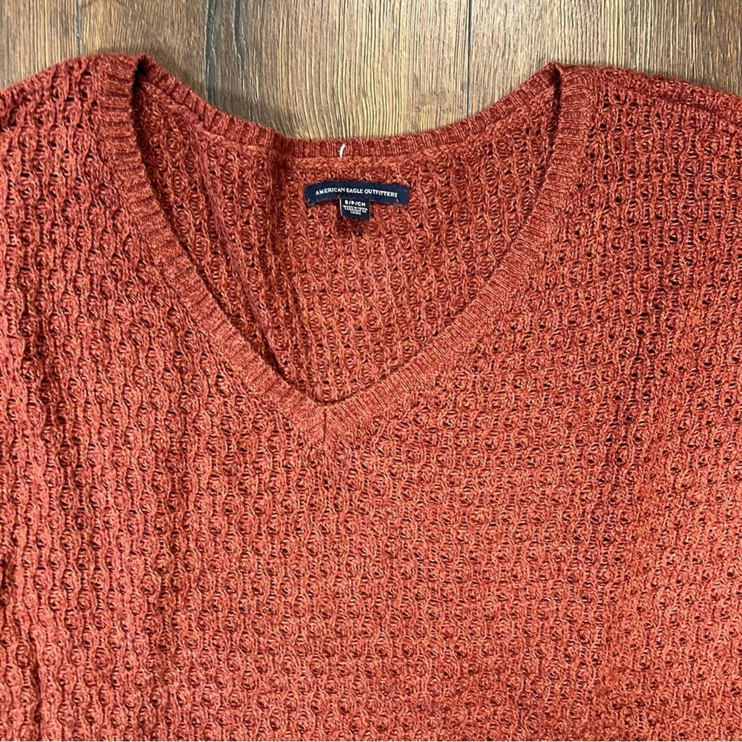 American Eagle rust v neck sweater SZ SM