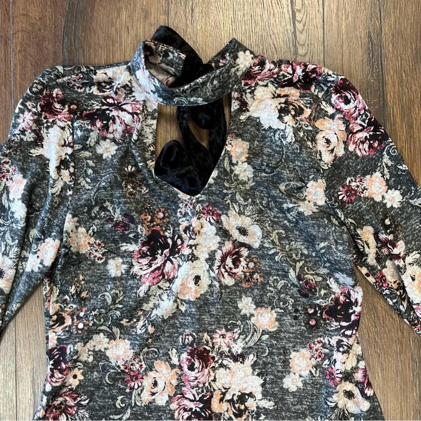 Alya bell sleeve floral tie back dress SZ MED