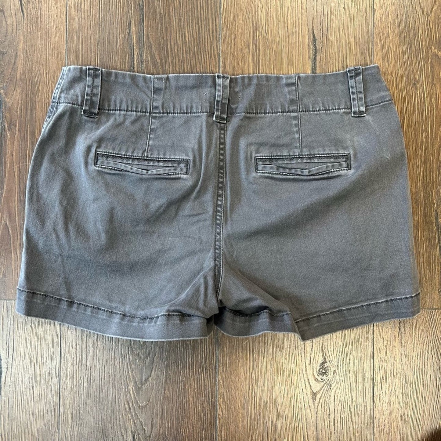 Maurices gray chino Shorts SZ 7/8