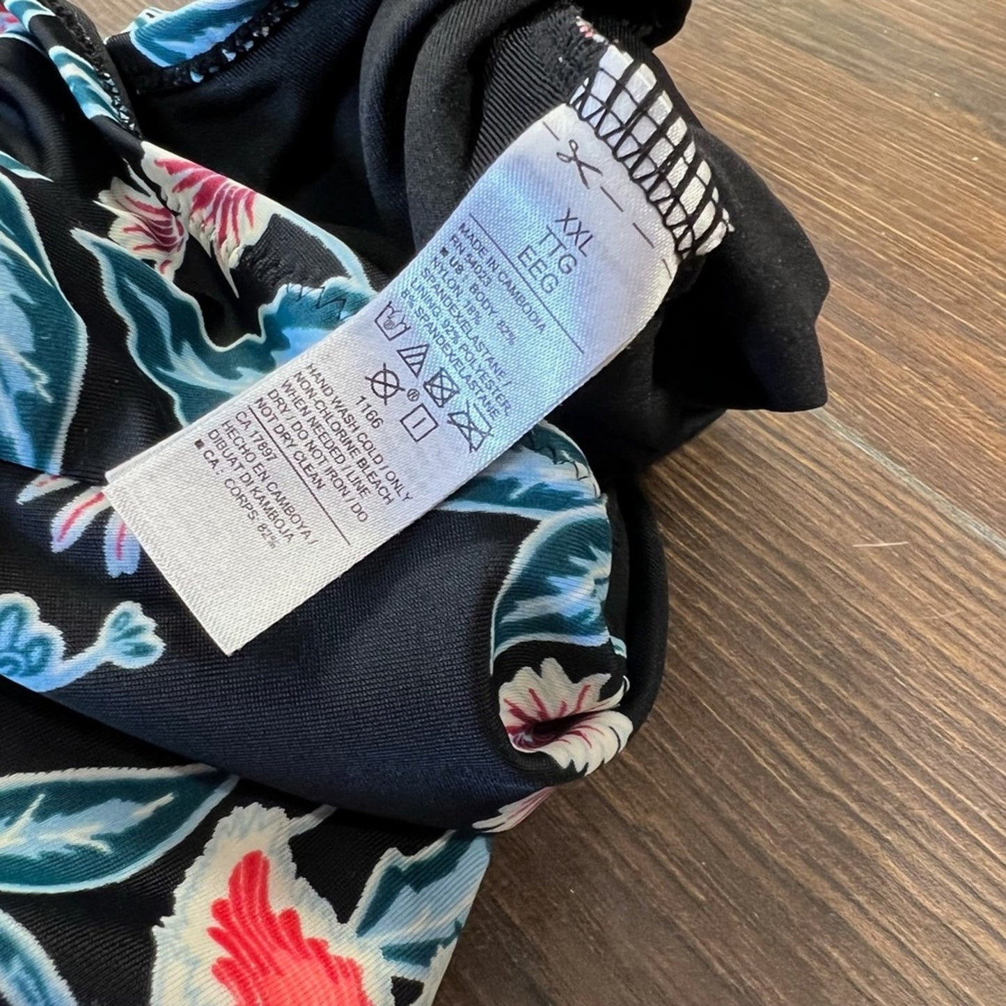 Old Navy swimsuit SZ XXL