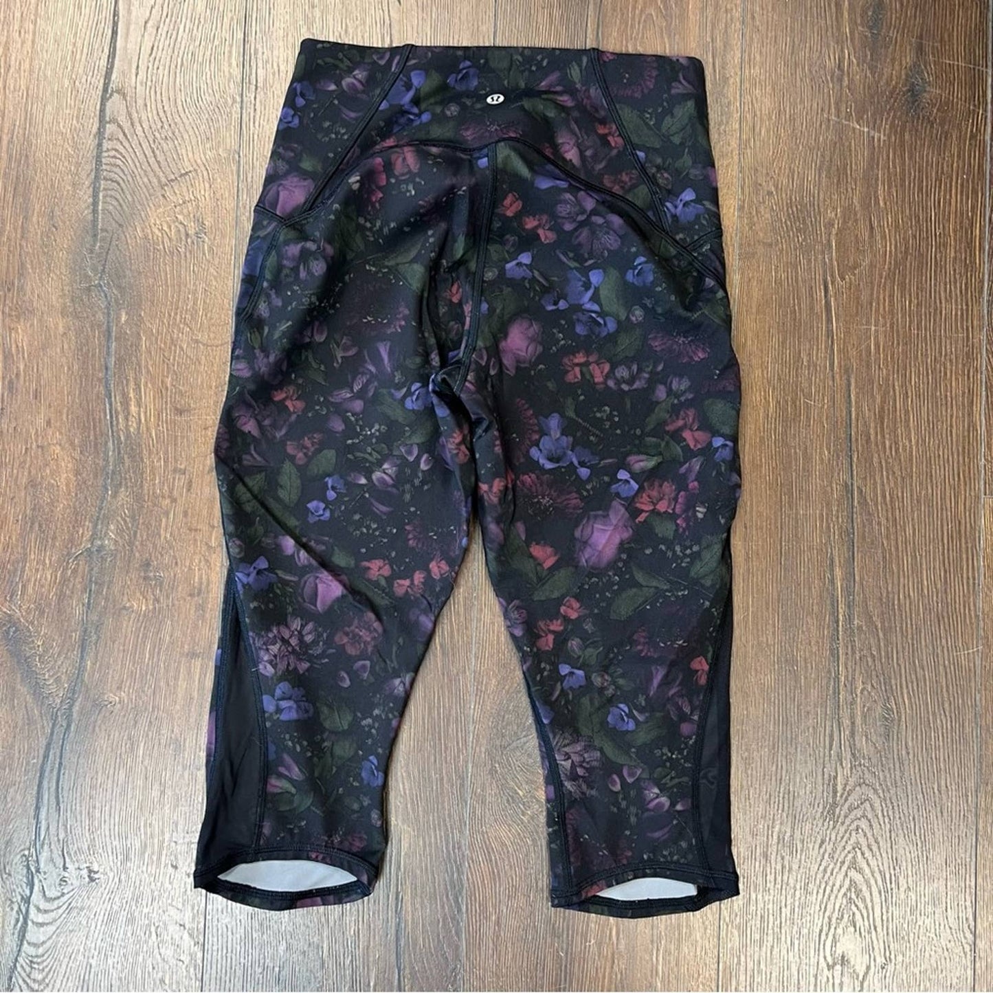 Lululemon Train Times Crop (17") Frozen Flourish Multi / Black SZ 8