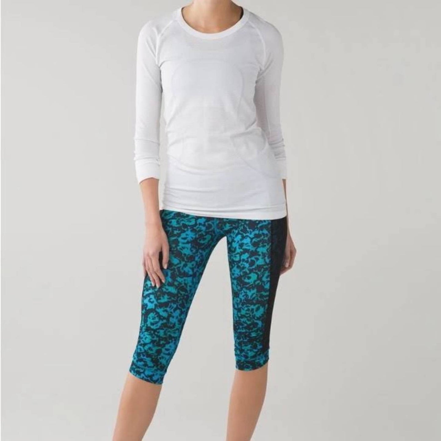 Lululemon Stop At Nothing Crop Leggings Fleur Sombre Kayak Blue Dragonfly SZ 8