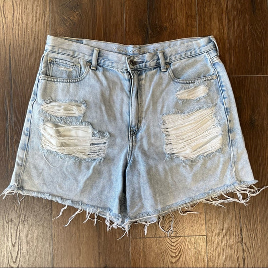 American eagle distressed mom shorts SZ 12