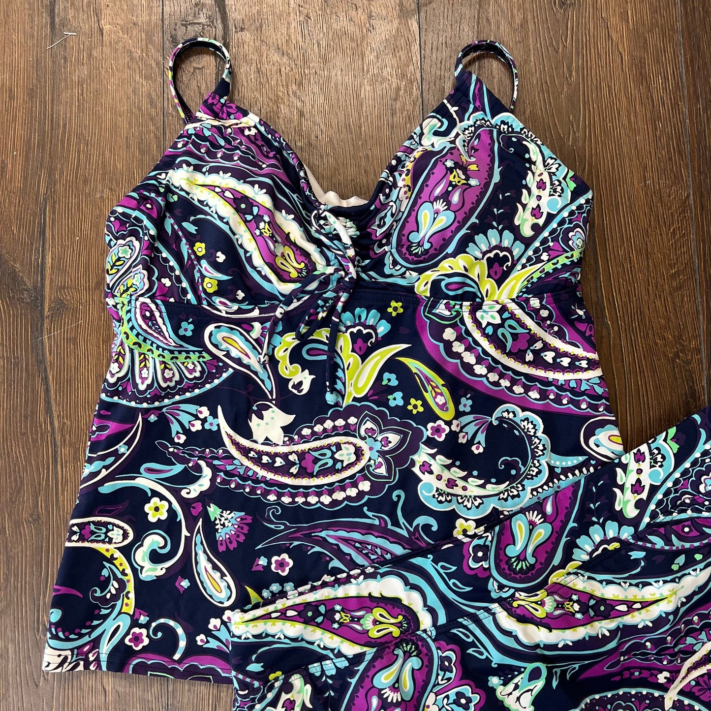 Lands’ End chlorine resistant V-neck underwire tankini with miniskirt SZ4/6