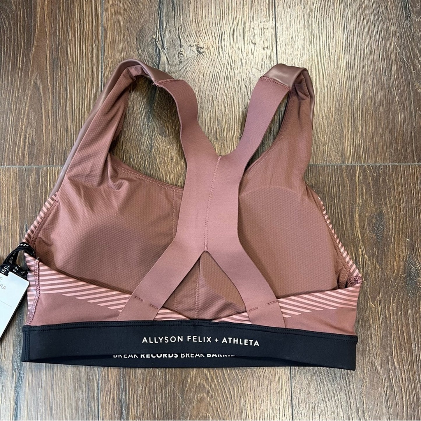 🆕 Allyson Felix x Athleta Sports Bra ultimate legend bra D-DD SZ SM