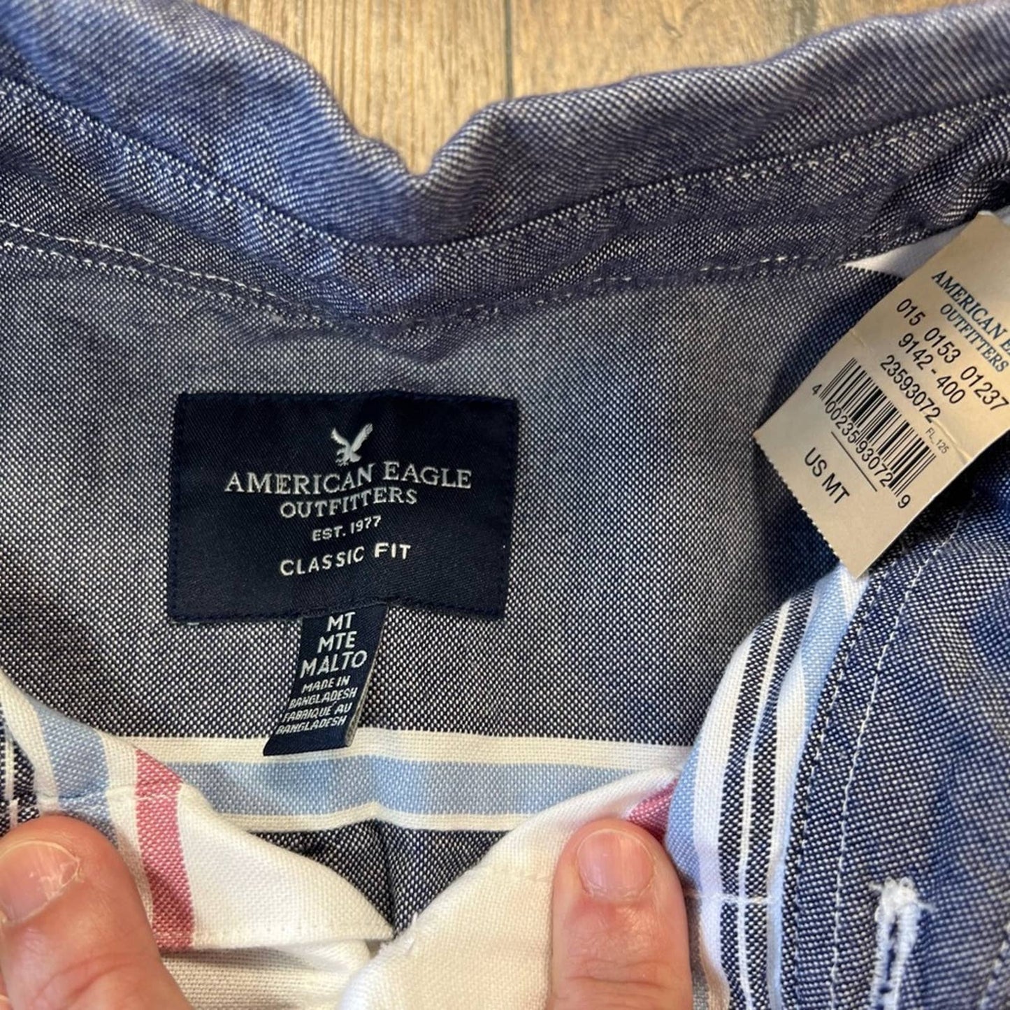 🆕 American Eagle classic fit buttondown SZ MT